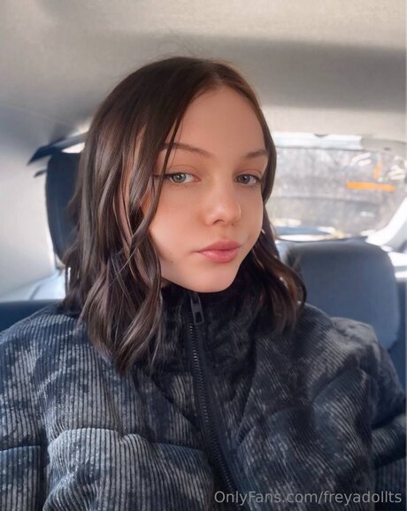 Naakte gelekte OnlyFans-foto van Freyadollts