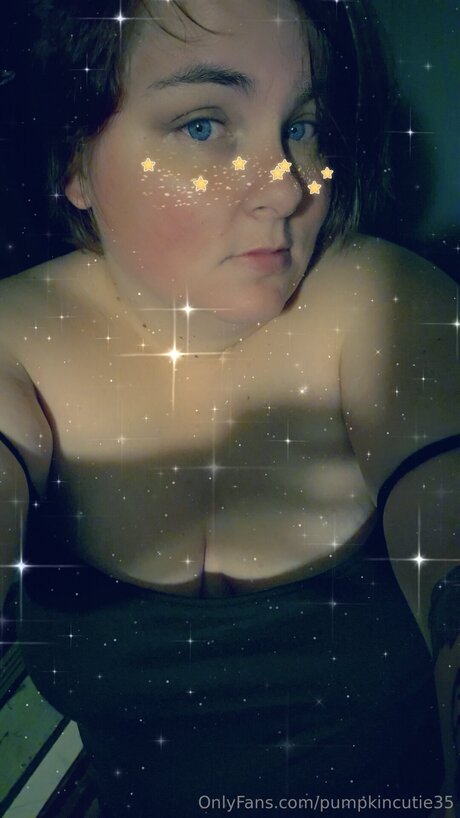 Naakte gelekte OnlyFans-foto van Pumpkincutie35
