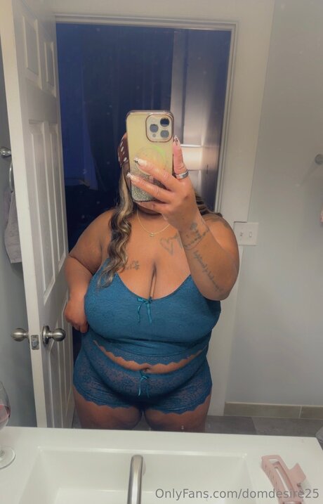 Naakte gelekte OnlyFans-foto van Domdesire25