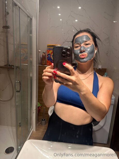 Naakte gelekte OnlyFans-foto van Meganscrazyworld