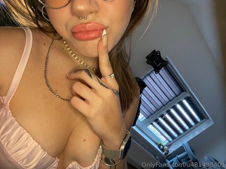 Naakte gelekte OnlyFans-foto van Lula Koten