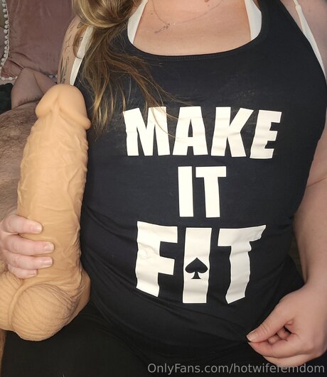 Naakte gelekte OnlyFans-foto van Hotwifefemdom