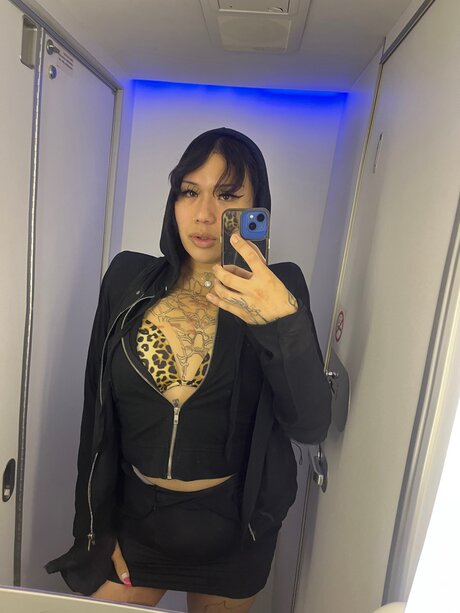 Naakte gelekte OnlyFans-foto van Bebemoonx