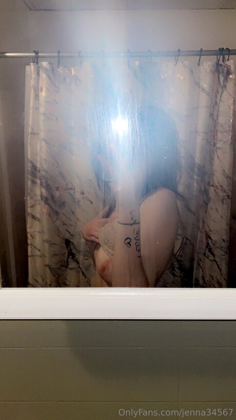 Naakte gelekte OnlyFans-foto van Bunnycake420