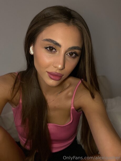 Naakte gelekte OnlyFans-foto van Alexiaasher