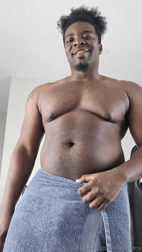 Naakte gelekte OnlyFans-foto van Theothercy