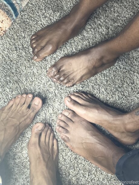 Naakte gelekte OnlyFans-foto van Toeswitdabros