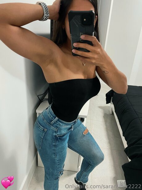 Naakte gelekte OnlyFans-foto van Saramiller2222