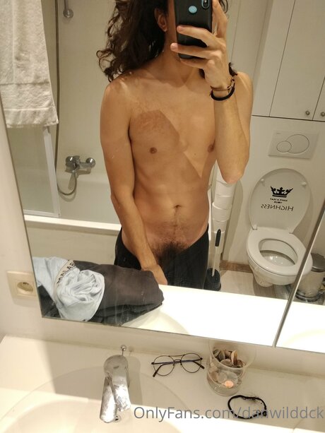 Naakte gelekte OnlyFans-foto van Danwilddck