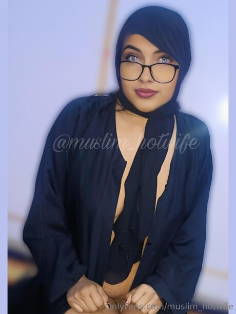 Muslim Hotwife