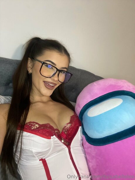 Naakte gelekte OnlyFans-foto van Itsisabellelee