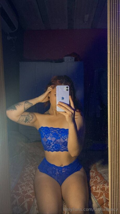 Naakte gelekte OnlyFans-foto van Stellaspacy