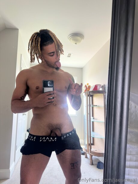 Naakte gelekte OnlyFans-foto van Jaesexual
