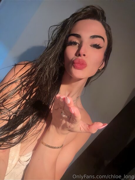 Naakte gelekte OnlyFans-foto van Chloe Long