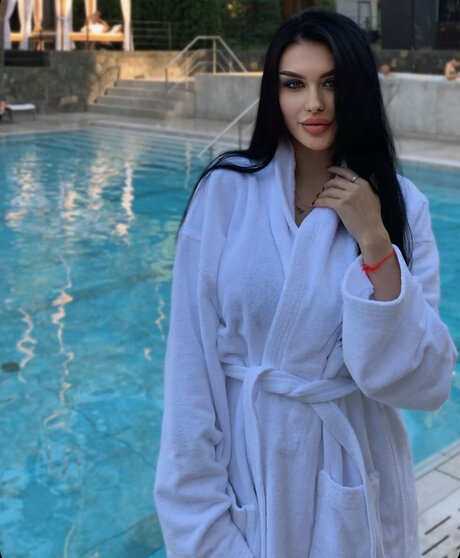Naakte gelekte OnlyFans-foto van Midnight Rosa
