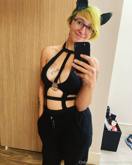 Naakte gelekte OnlyFans-foto van Filth Pig