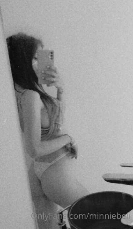 Naakte gelekte OnlyFans-foto van Cccbeliw
