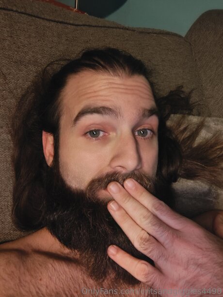 Naakte gelekte OnlyFans-foto van Critsandgiggles4490