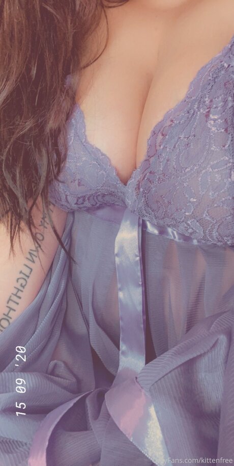 Naakte gelekte OnlyFans-foto van Luvrlys