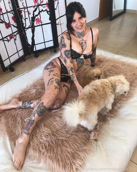 Naakte gelekte OnlyFans-foto van Cutebbygrl