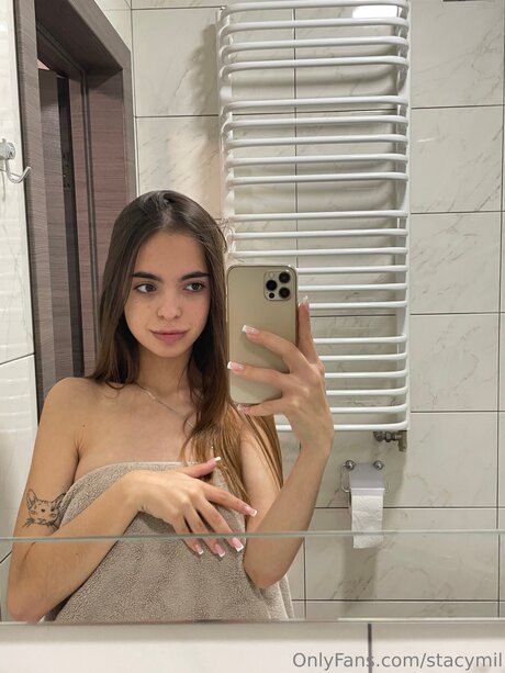 Naakte gelekte OnlyFans-foto van Stacymil
