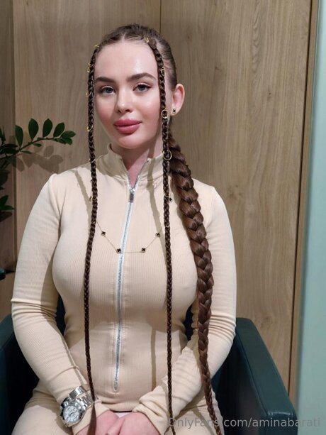 Naakte gelekte OnlyFans-foto van Yummyamina
