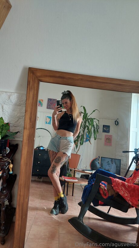 Naakte gelekte OnlyFans-foto van Agusvenus