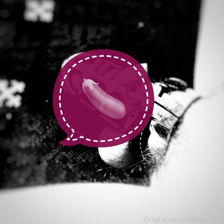 Naakte gelekte OnlyFans-foto van Dukealvine