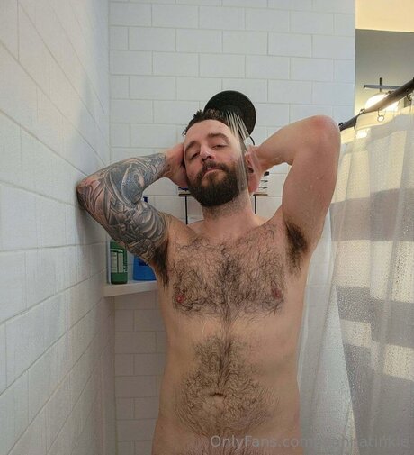 Naakte gelekte OnlyFans-foto van Robotbabylon