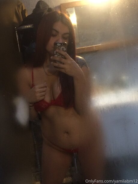 Naakte gelekte OnlyFans-foto van Sharonbebe