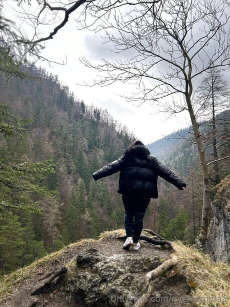Naakte gelekte OnlyFans-foto van Riveraemmaa