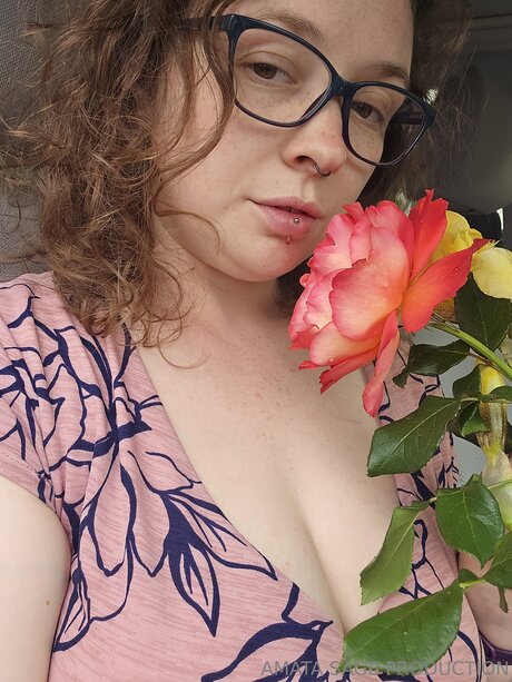 Naakte gelekte OnlyFans-foto van Amatasage