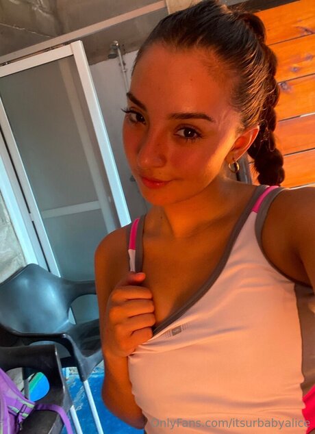 Naakte gelekte OnlyFans-foto van Itsurbabyalice