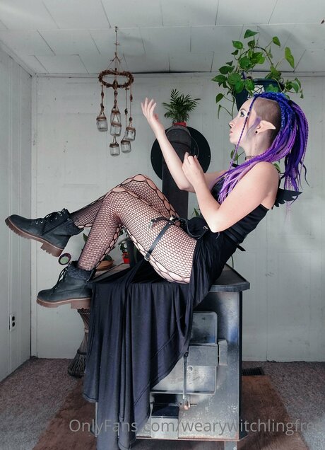 Wearywitchlingfree