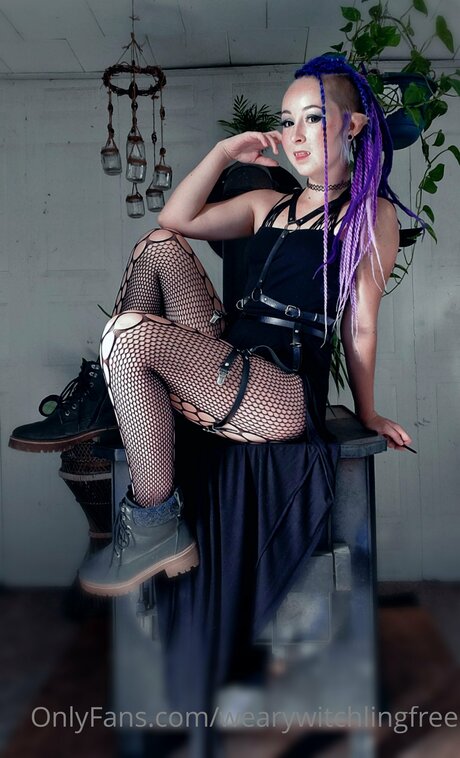 Wearywitchlingfree