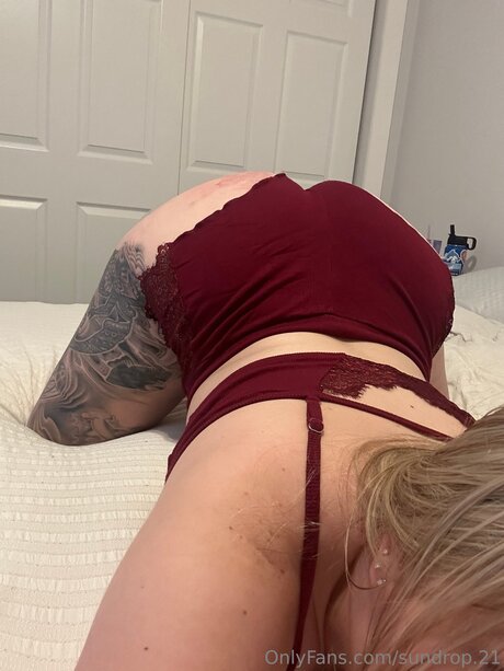 Naakte gelekte OnlyFans-foto van Sundrop 21