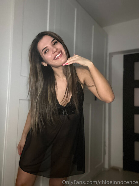 Naakte gelekte OnlyFans-foto van Chloeinnocence