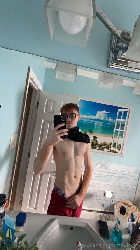 Naakte gelekte OnlyFans-foto van Maxisvip