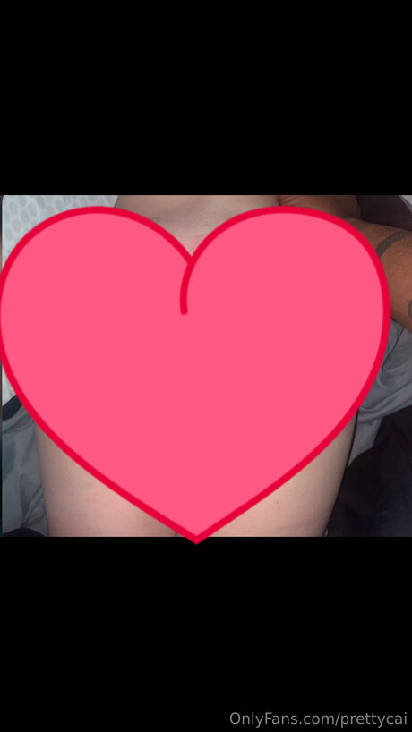 Naakte gelekte OnlyFans-foto van Prettycai