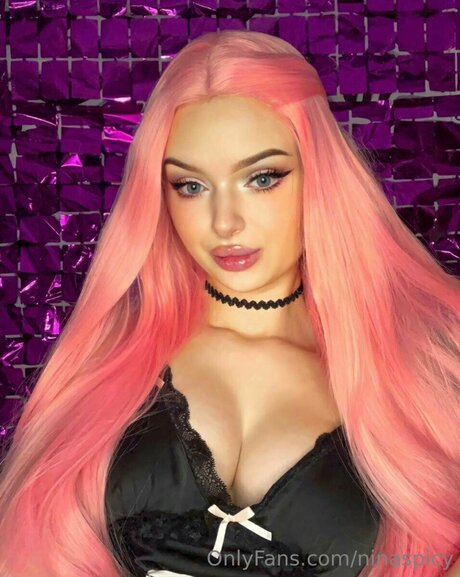 Naakte gelekte OnlyFans-foto van Ninaspicy