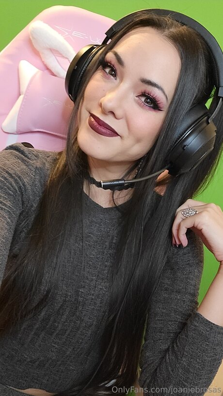 Naakte gelekte OnlyFans-foto van Joaniebrosas