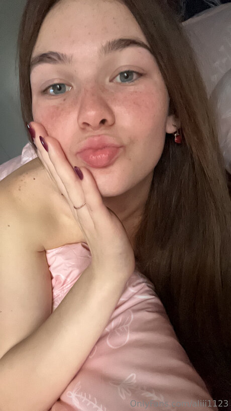 Naakte gelekte OnlyFans-foto van Aliii1123