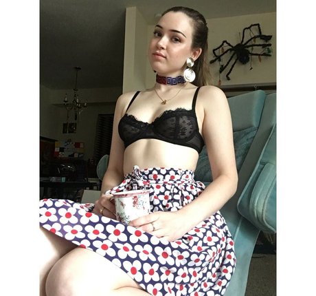 Naakte gelekte OnlyFans-foto van Tori Eaglestone