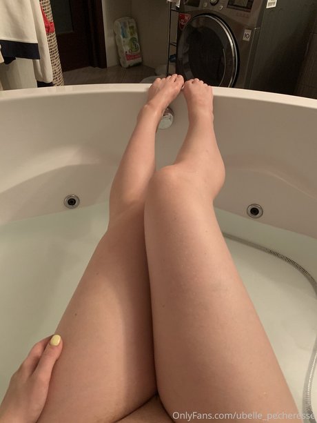 Naakte gelekte OnlyFans-foto van Belle Pecheresse