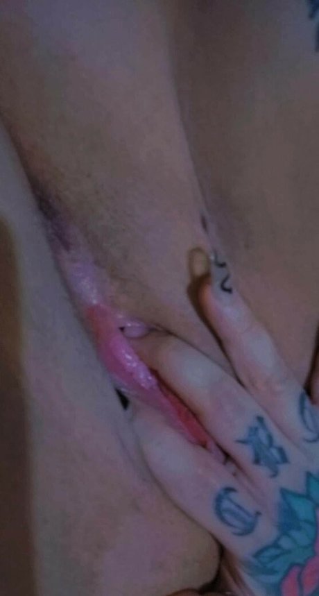 Naakte gelekte OnlyFans-foto van Black Honey