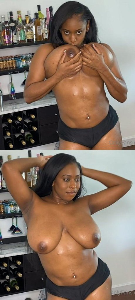Naakte gelekte OnlyFans-foto van Dinnelle