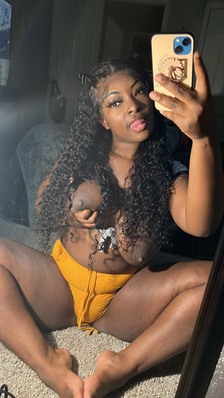 Naakte gelekte OnlyFans-foto van Don Shaw