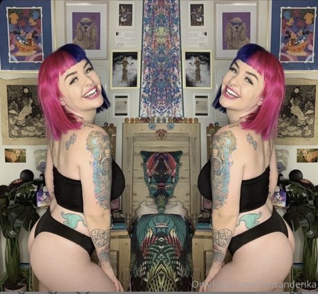 Naakte gelekte OnlyFans-foto van Erika Owens