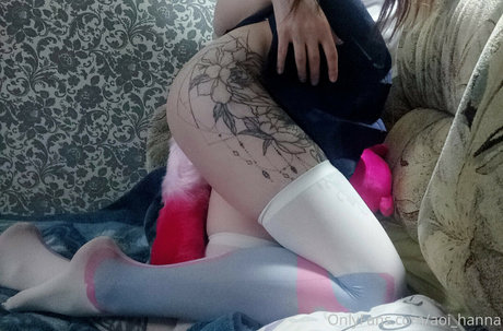 Naakte gelekte OnlyFans-foto van Aoi Hanna
