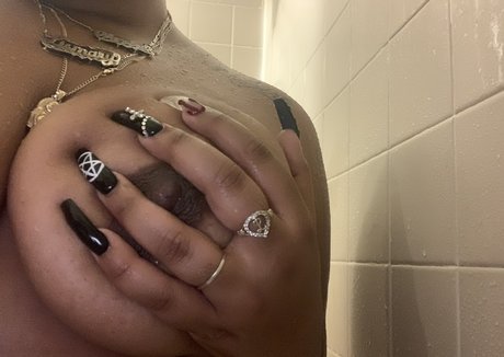 Naakte gelekte OnlyFans-foto van Worship My Ass